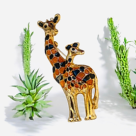 Altın Kaplamalı Siyah ve Sarı Renk Mineli Tasarım Zürafa Anne Bebek Broş