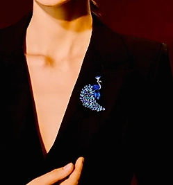 Safir Taşlı Gümüş Renk Rodyumlu Zirkon Taşlı Tasarım Tavuskuşu Broş