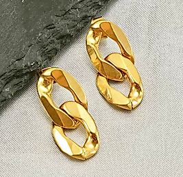 Altın Renk Gurmet Model Çivi Kilitli Sallantılı Küpe