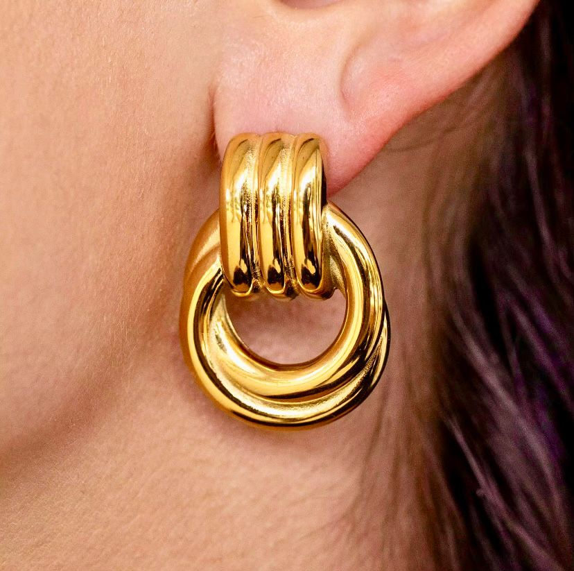 Altın Renk Sarmal Model Halka Düğüm Çivi Kilitli Küpe