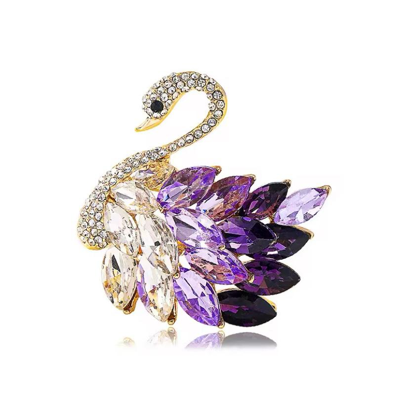 Mor Zirkon Taşlı Altın Renk Kuğu Broş
