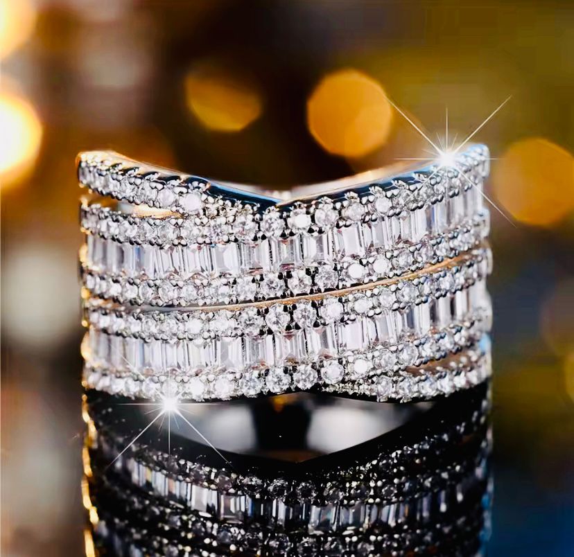 925 Ayar Gümüş Baget Kesim Zirkon Taşlı Rodyumlu Yüzük