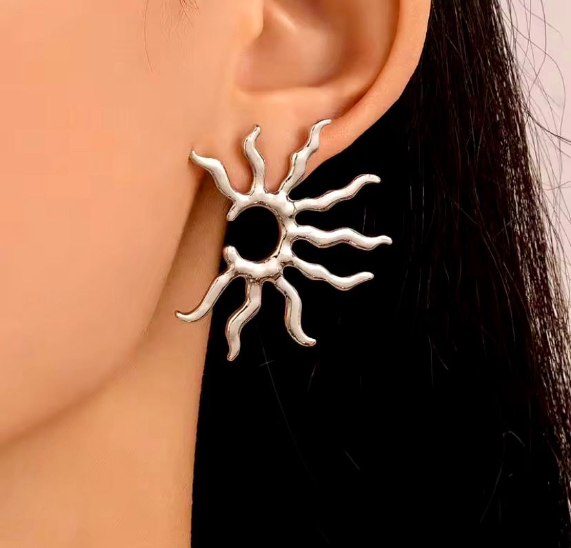 Çelik Gümüş Kaplamalı Güneş Küpe