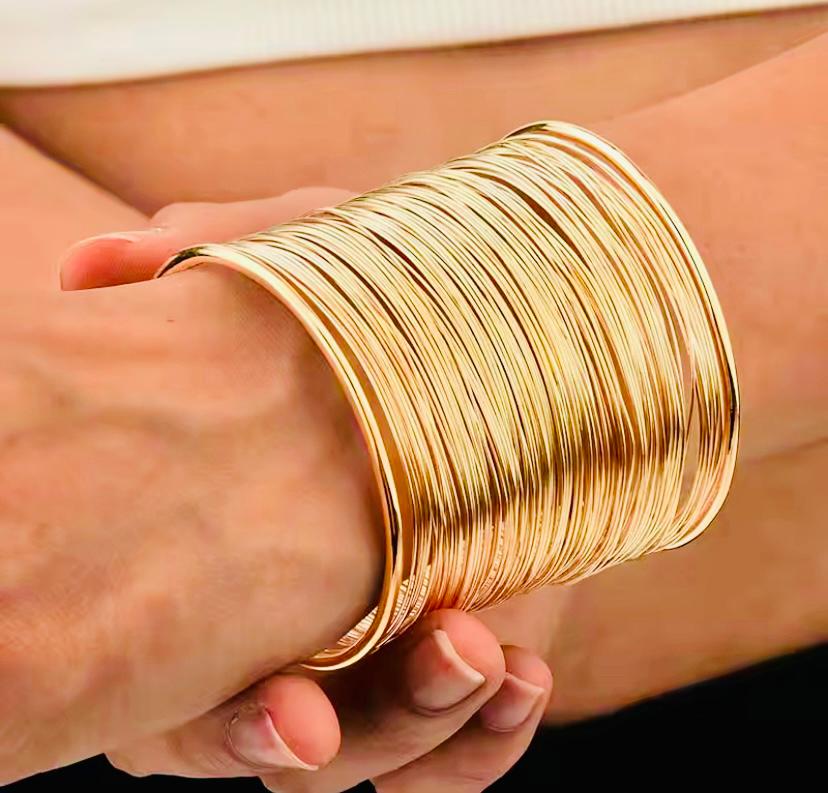 Gold Renk Telli Kelepçe Bilezik