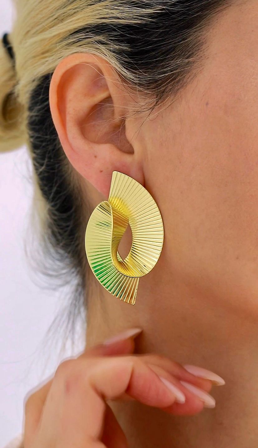 Gold Renk Salyangoz Model Küpe